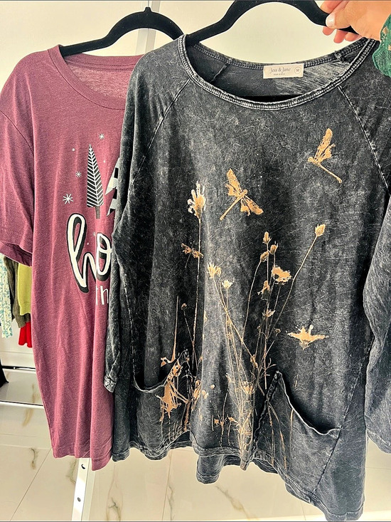 Jess & Jane Tops - Jess & Jane M Boho NWOT Top / Hope In The World Christmas Tee NWOT Bundle 💚💜